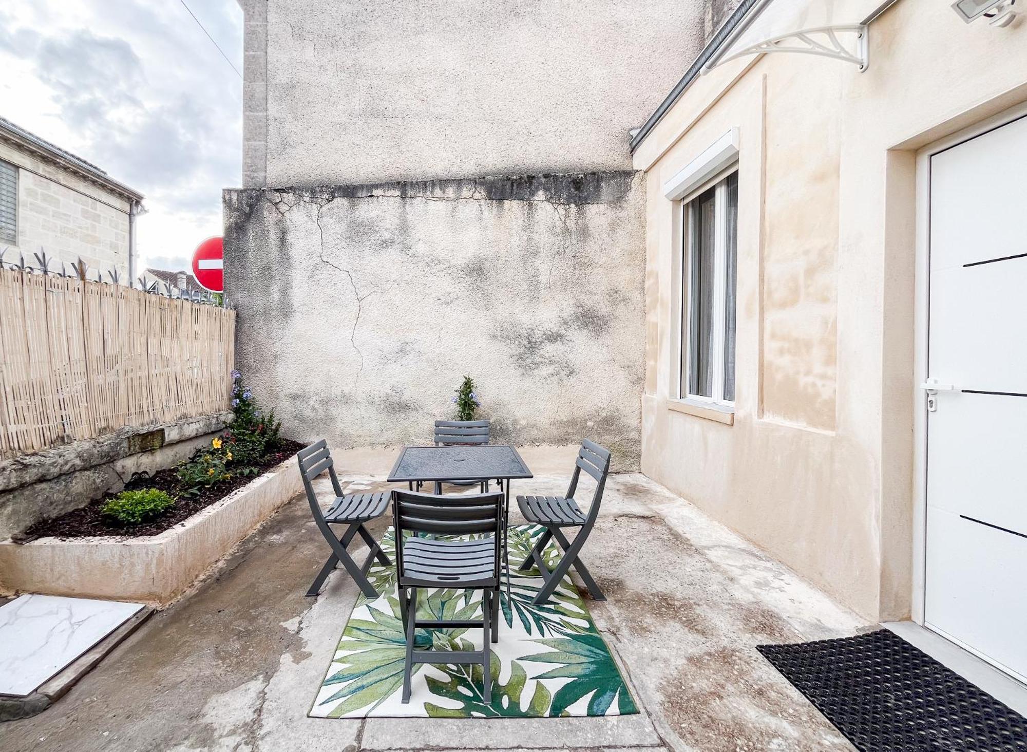 Echoppe Typique Avec Terrasse Villa Таланс Екстериор снимка